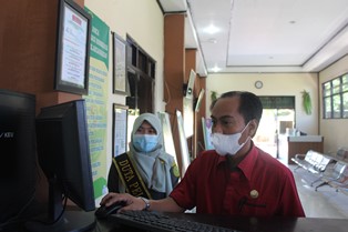 F3