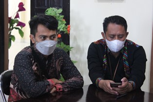 f4